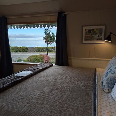 Juan De Fuca Waterfront Hotel & Cottages Sequim Exterior photo
