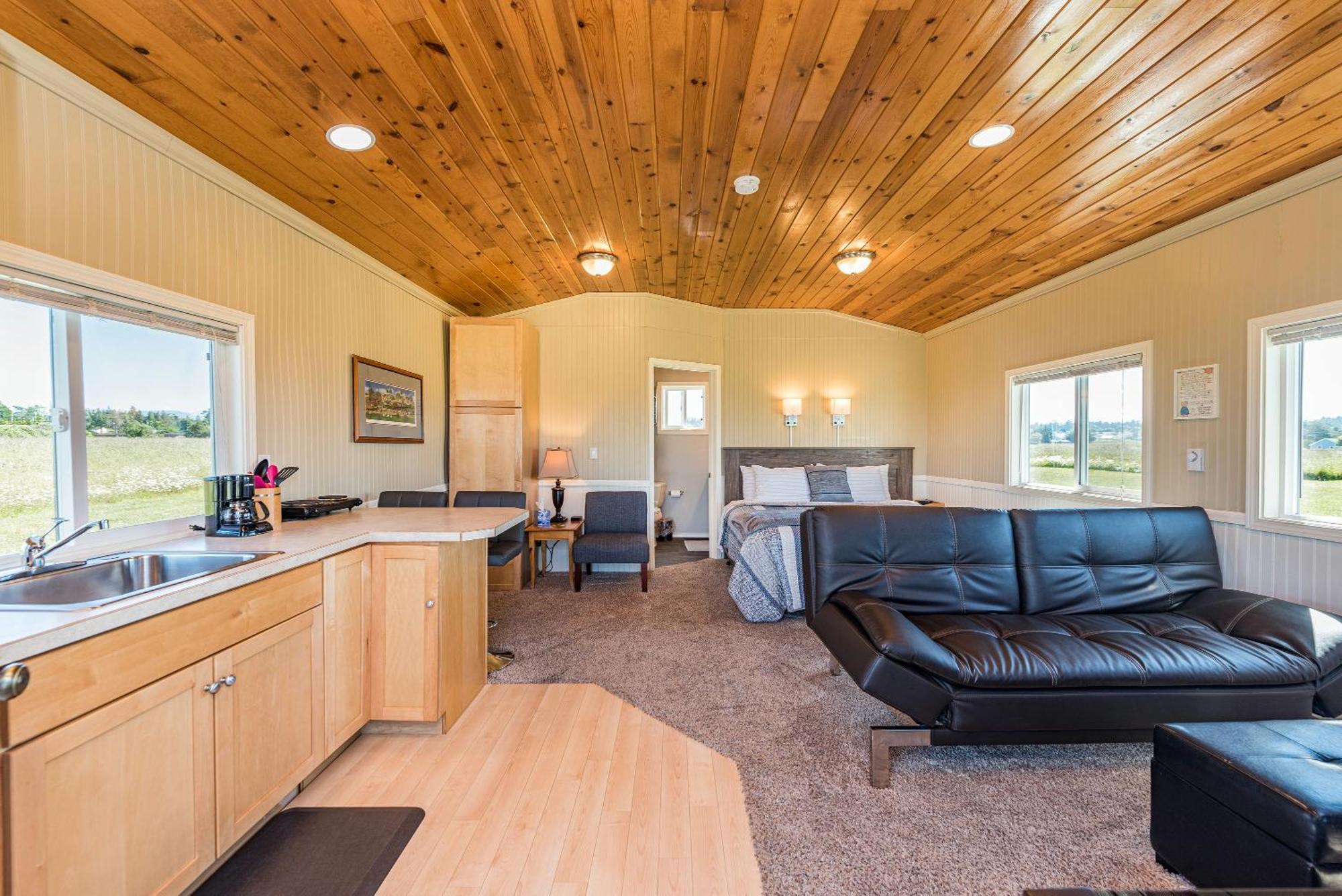 Juan De Fuca Waterfront Hotel & Cottages Sequim Exterior photo