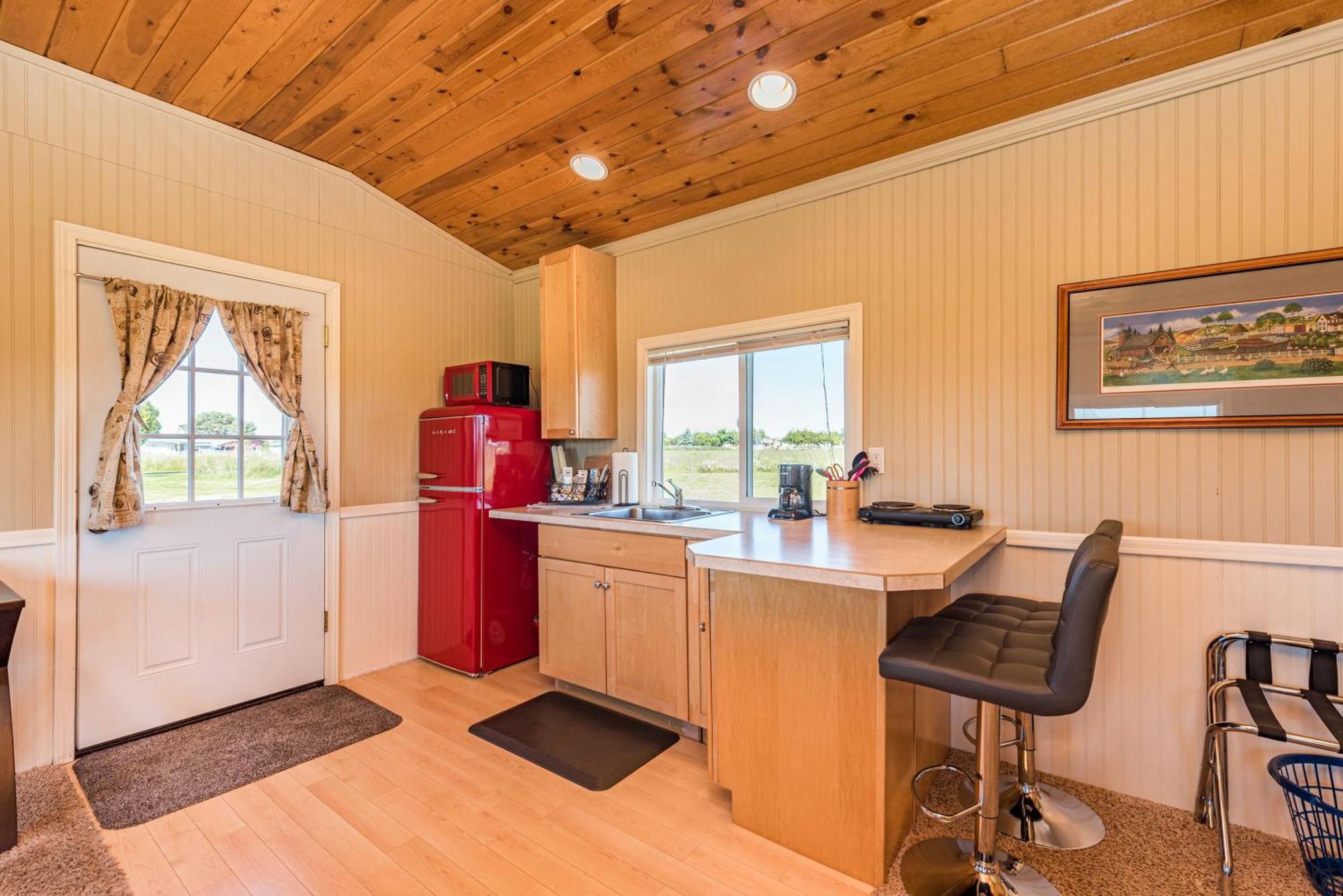 Juan De Fuca Waterfront Hotel & Cottages Sequim Exterior photo