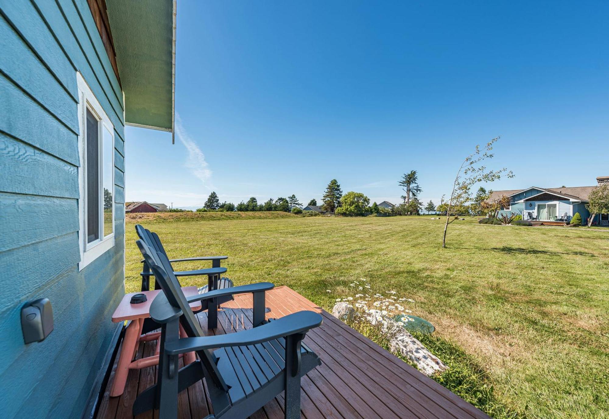 Juan De Fuca Waterfront Hotel & Cottages Sequim Exterior photo