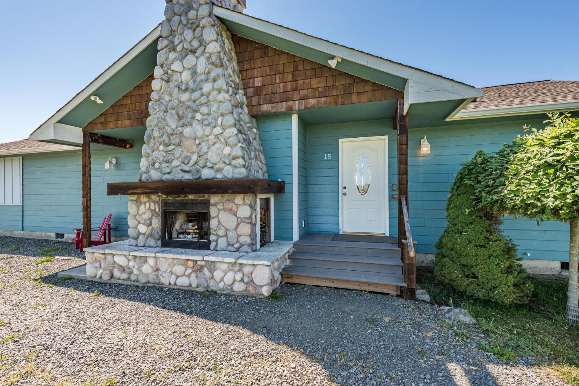 Juan De Fuca Waterfront Hotel & Cottages Sequim Exterior photo