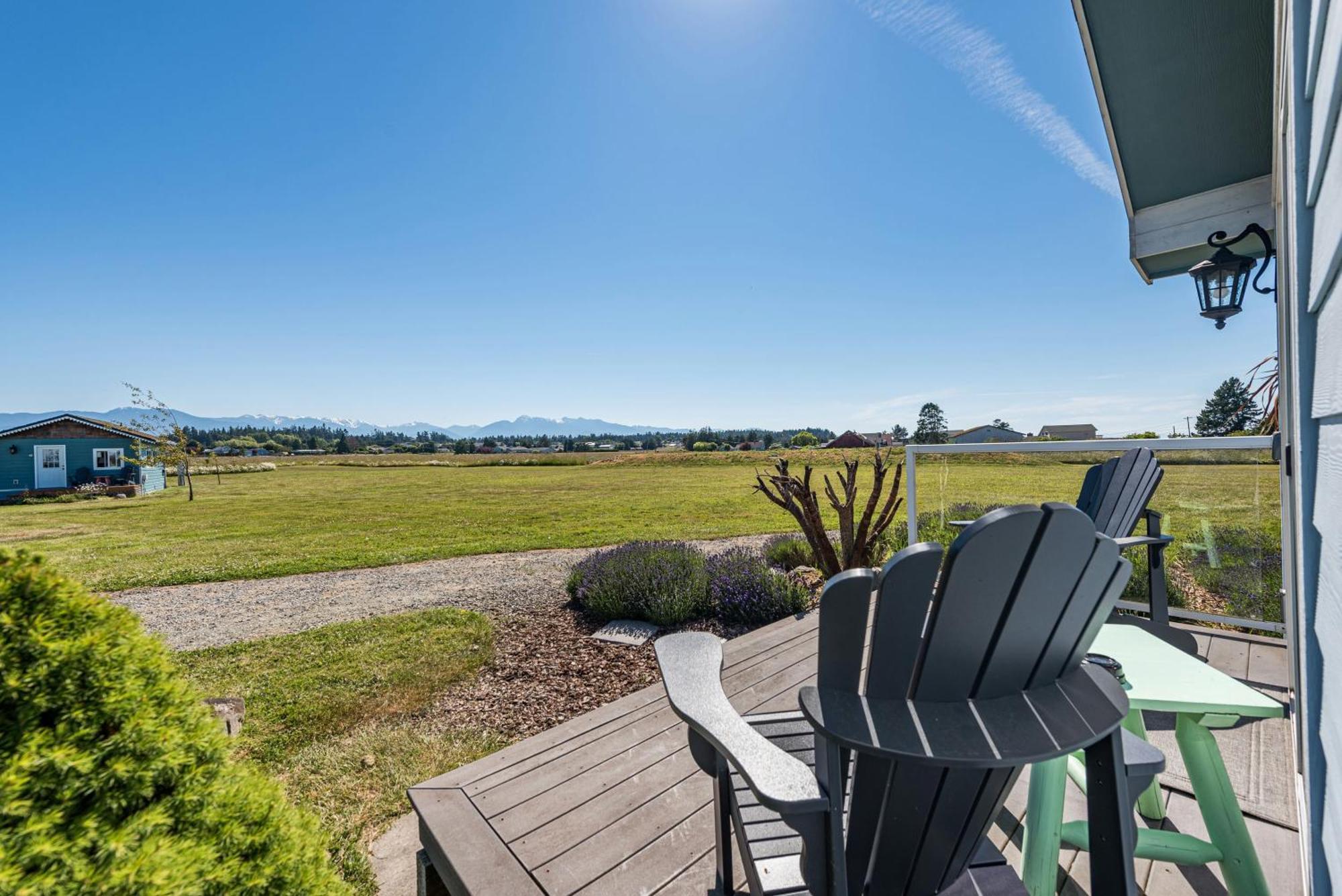 Juan De Fuca Waterfront Hotel & Cottages Sequim Exterior photo