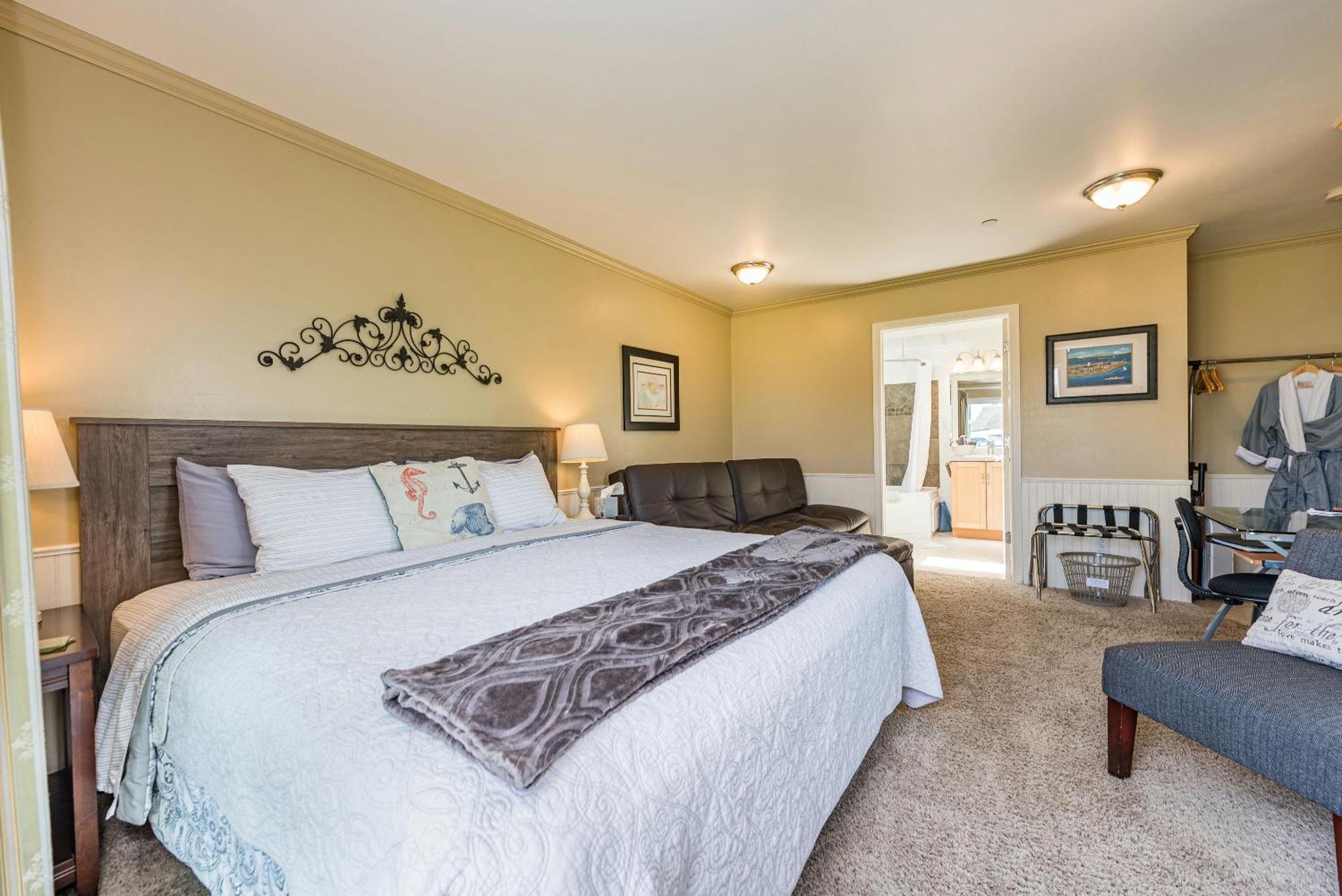 Juan De Fuca Waterfront Hotel & Cottages Sequim Exterior photo
