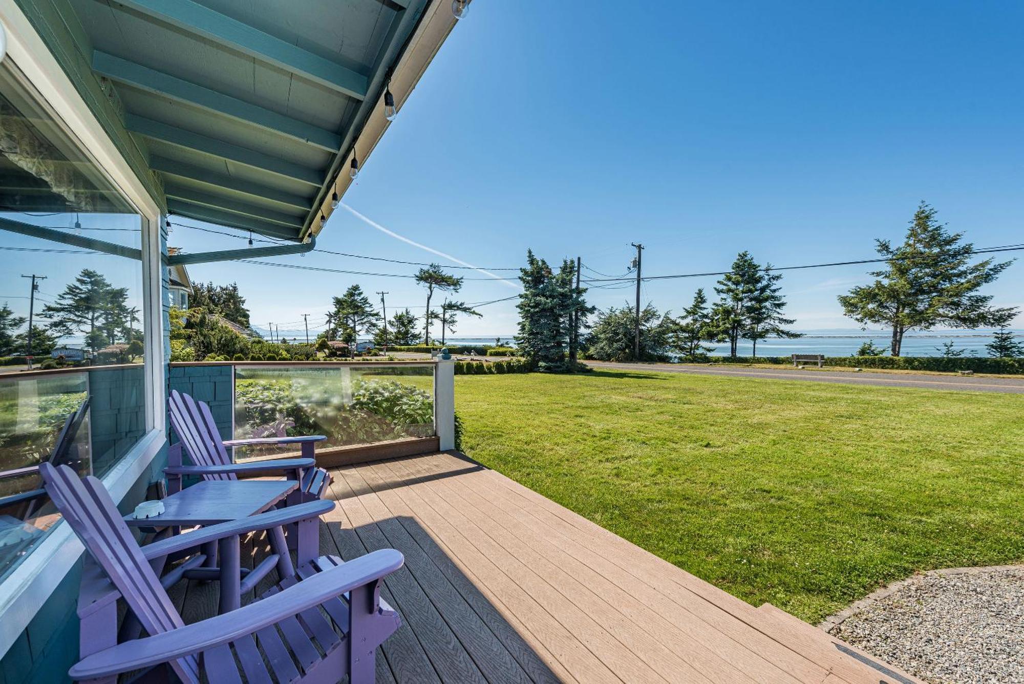Juan De Fuca Waterfront Hotel & Cottages Sequim Exterior photo