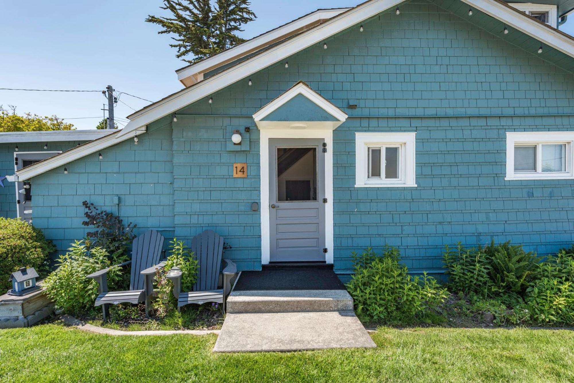Juan De Fuca Waterfront Hotel & Cottages Sequim Exterior photo