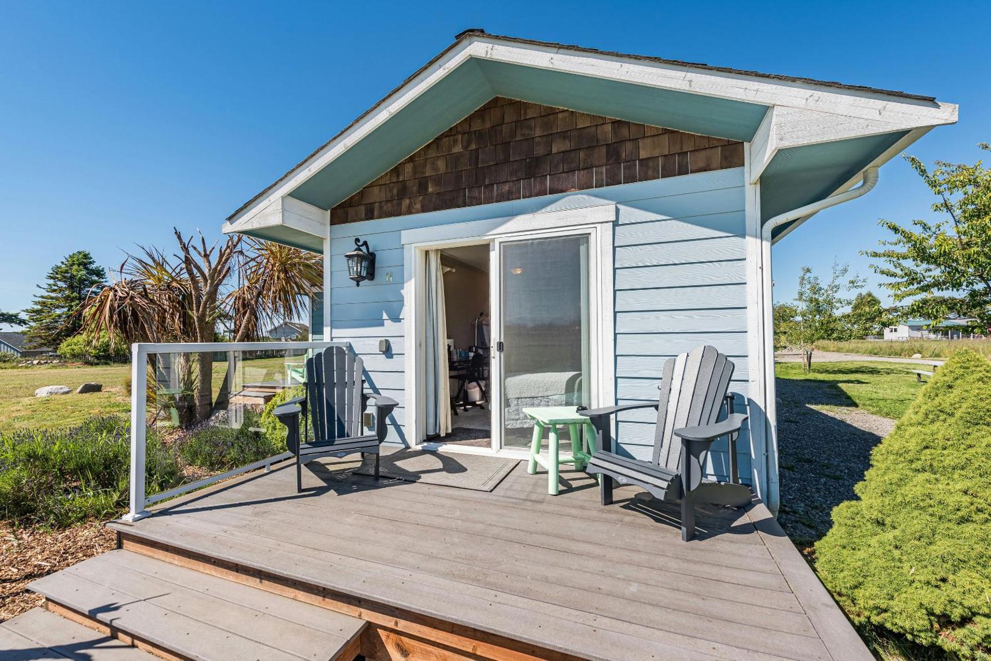 Juan De Fuca Waterfront Hotel & Cottages Sequim Exterior photo
