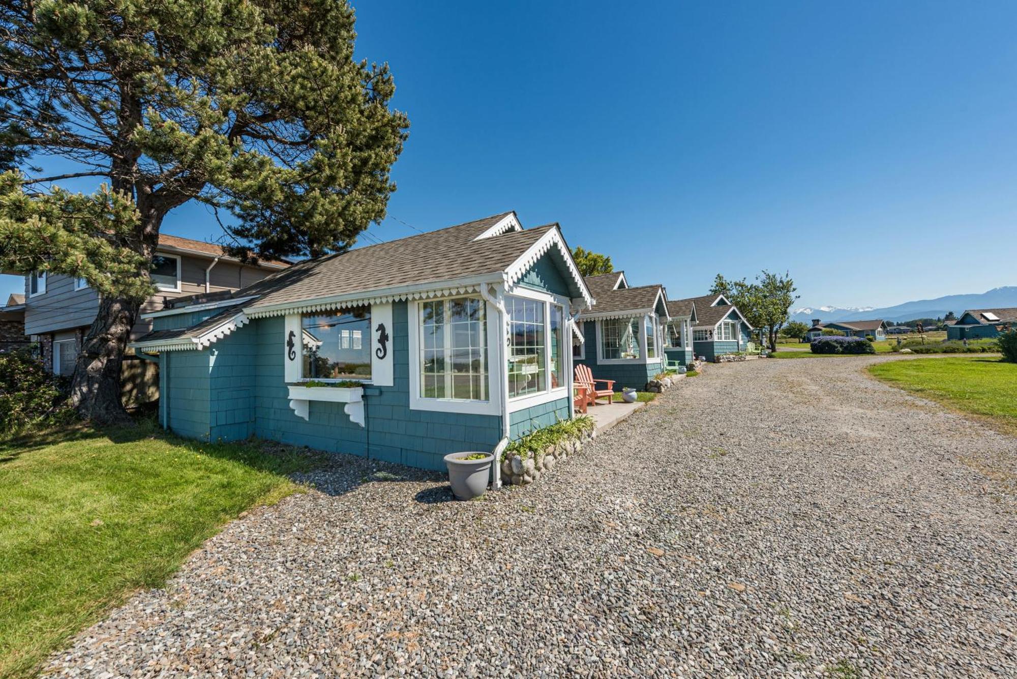 Juan De Fuca Waterfront Hotel & Cottages Sequim Exterior photo